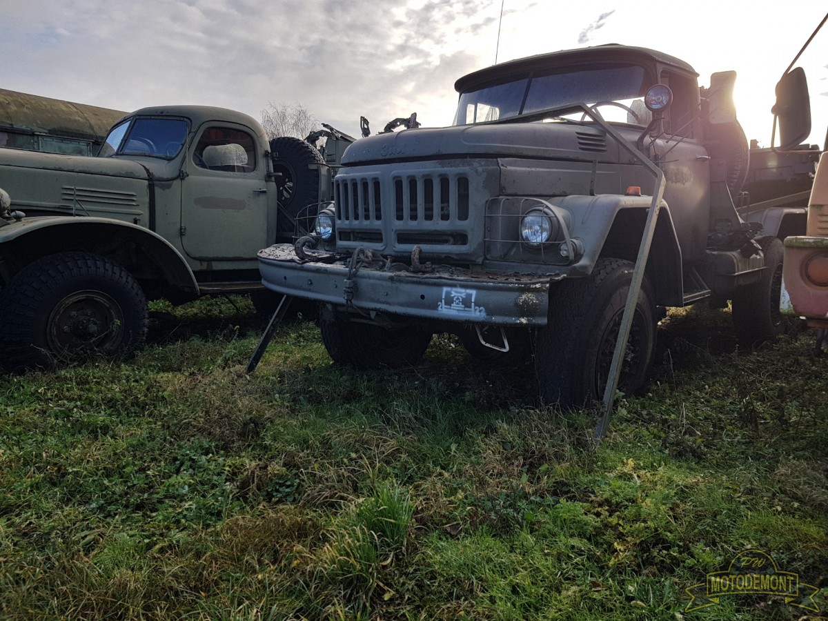 Samochód ZIŁ 131 Ciągnik siodłowy z naczepą MMZ-778K