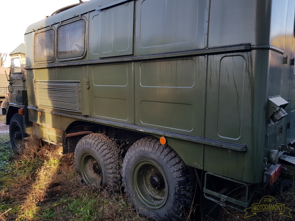 Ładownia akumulatorów PSŁ-16 na samochodzie STAR 660M2