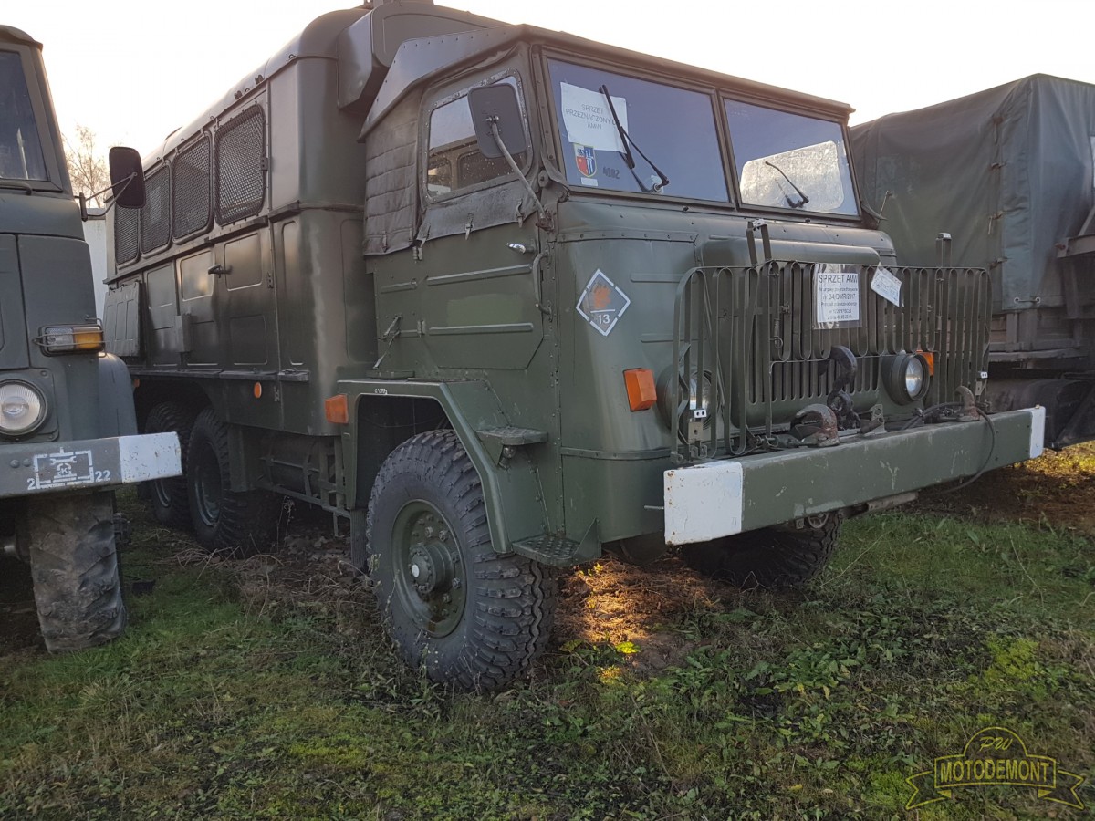 Ładownia akumulatorów PSŁ-16 na samochodzie STAR 660M2